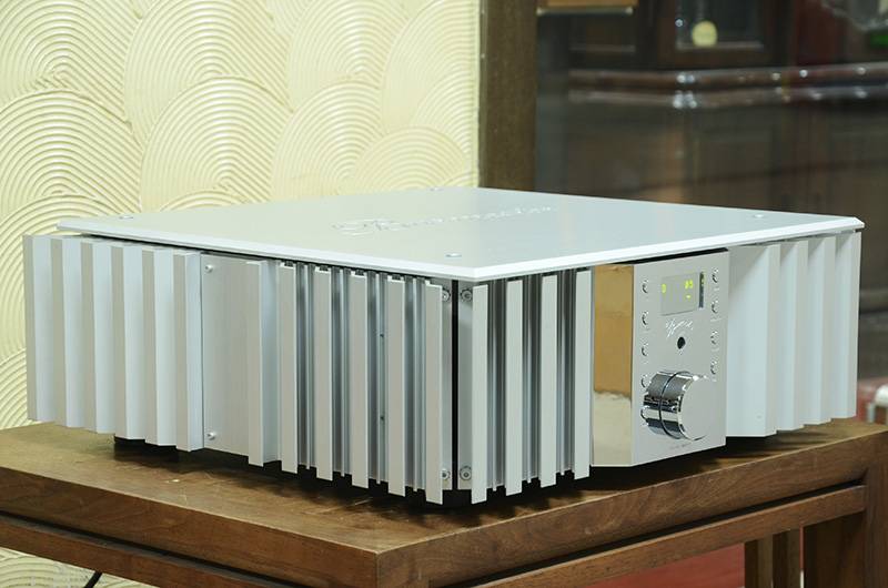 德国 柏林之声 Burmester 032 合并功放