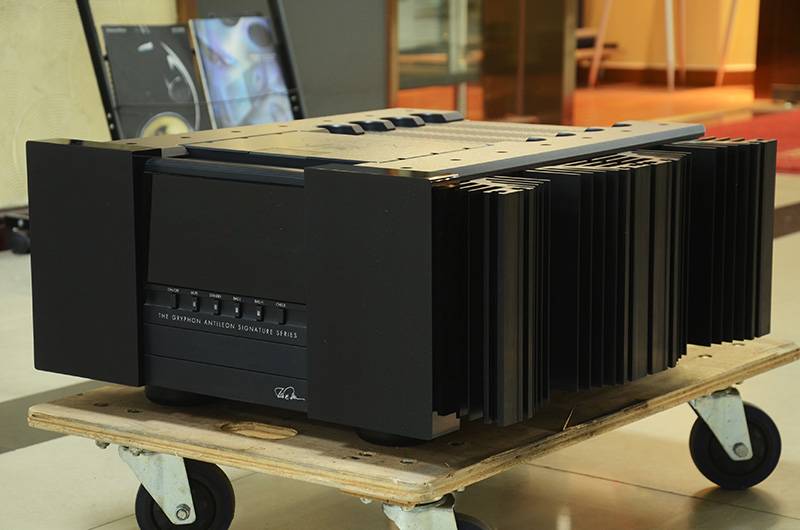 丹麥 貴豐 Gryphon Antileon Signature 安鐵龍簽名版後級功放