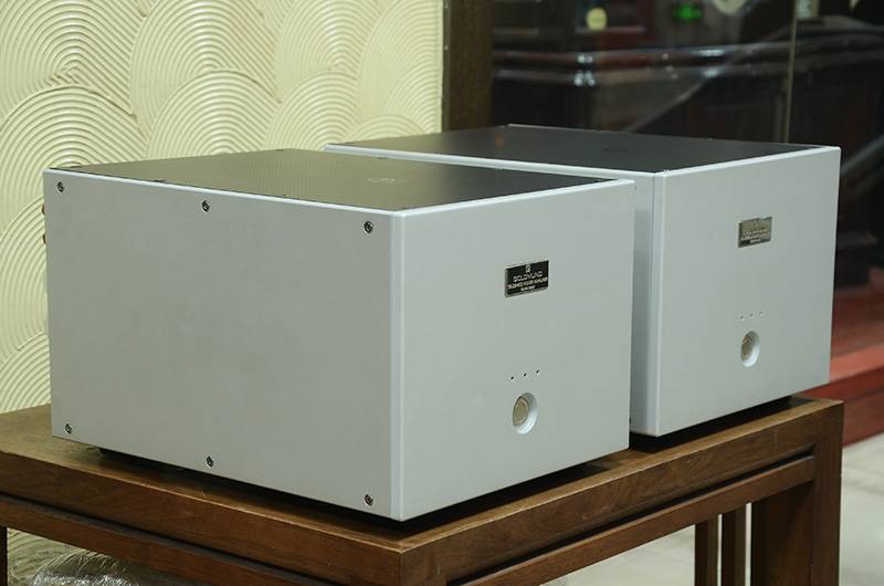 瑞士 高文 Goldmund Telos 400 单声道后级功放