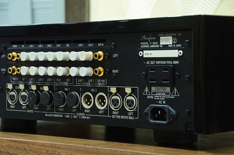 日本 金嗓子 Accuphase C-2820 前級功放