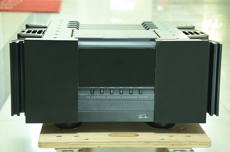 丹麥 貴豐 Gryphon Antileon Signature 安鐵龍簽名版後級功放