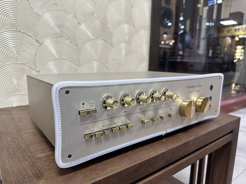 瑞士 FM 268 前級功放