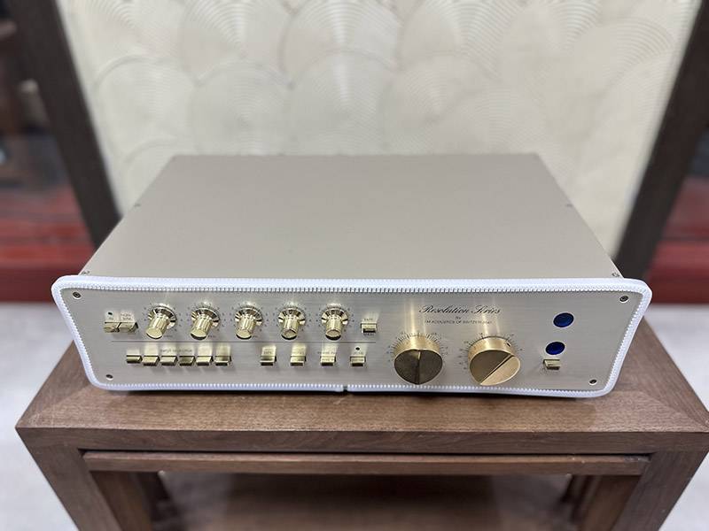 瑞士 FM 268 前級功放