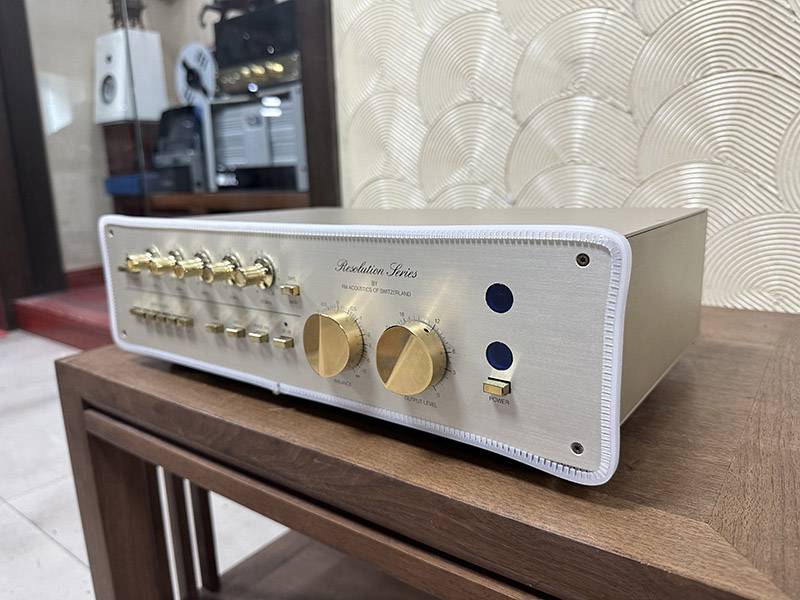 瑞士 FM 268 前級功放