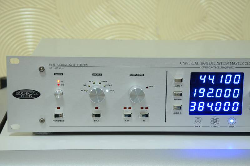 美國 羚羊 ISOCHRONE TRINITY 專業時鐘