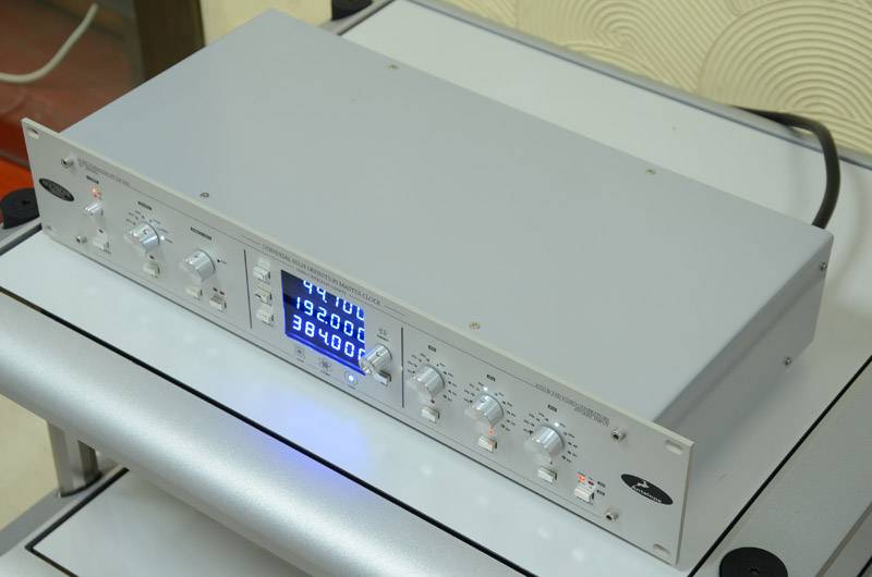 美國 羚羊 ISOCHRONE TRINITY 專業時鐘