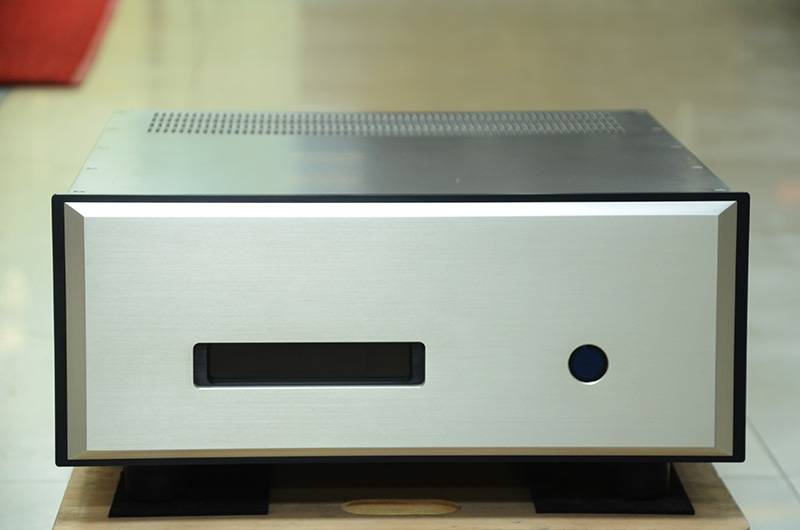 瑞士 FM 611 后級放大器